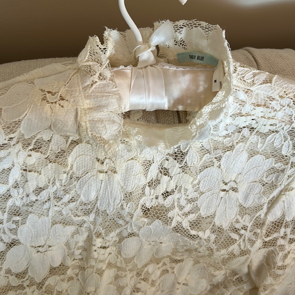 EUC KIMCHI BLUE LACE LONG SLEEVE TOP SZ Medium
